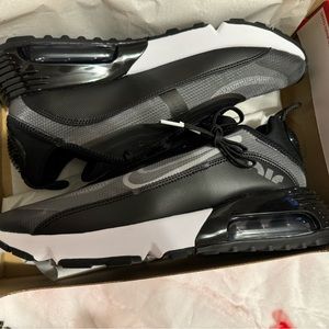 Men’s size 11 Nike Air Max 2090